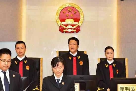 深圳中院速裁庭庭长、副庭长审案并当庭宣判