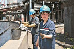 女煤质采样工有绝活:眼手耳都能测煤泥水浓度值