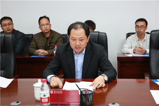校党委书记石培新讲话