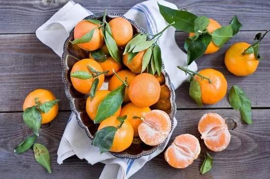爱吃橘子的现在知道这些还不晚 别忘了告诉家人