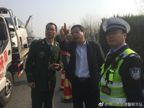 河南高速上大雾迷蒙多车相撞！1人死亡6人受伤