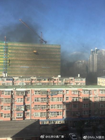 北京东三环垂杨柳医院附近工地起火|起火|医院