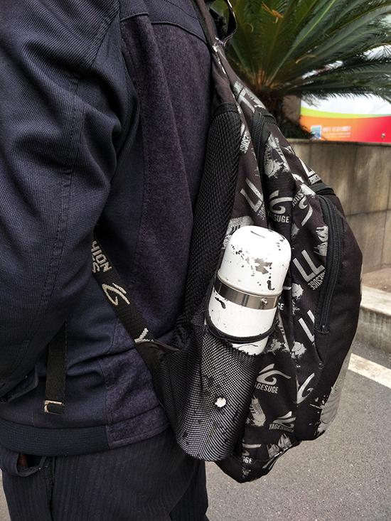 谭湘常日常背的书包