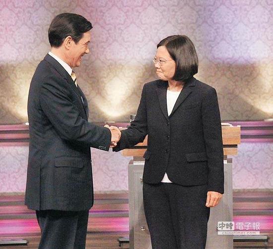 马英九(左)与蔡英文(右)。（图片来源：台湾《中时电子报》）