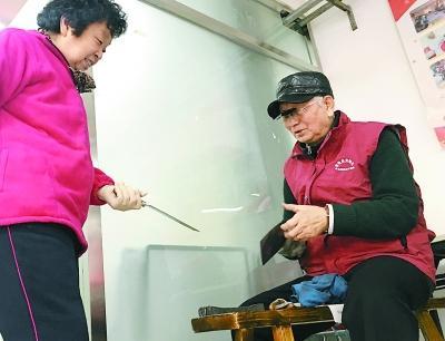 八旬老人口鼻封胶带被害厕所里_杨颖绑架胶带封嘴图片(3)
