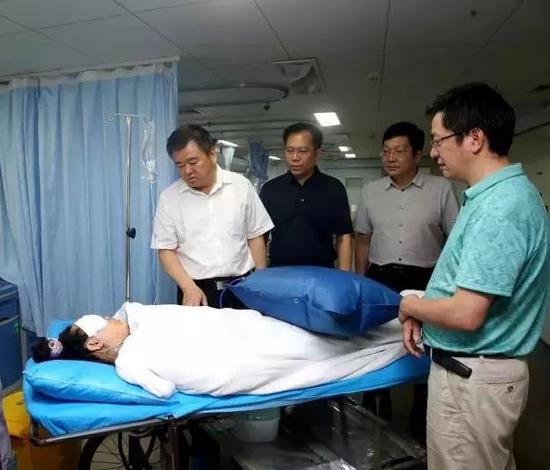 京港澳致18死车祸尸检鉴定完成 遇难者身份已辨认