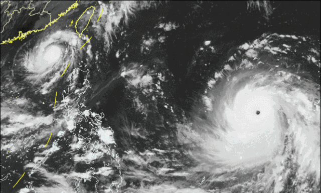 台风“百里嘉”和“山竹”图片来源：中央气象台官方微博