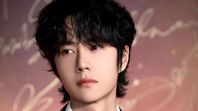 王一博续约乐华并获授股权