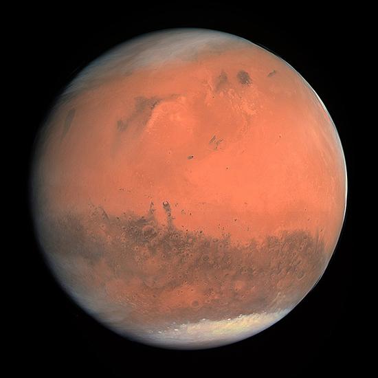 火星南北半球“阴阳脸”  欧洲空间局 资料图