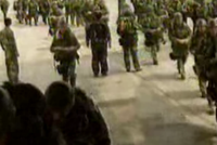 视频：15名空降兵跳伞全过程回放