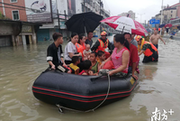 广东多地消防官兵增援汕头抗洪抢险 营救1120余人