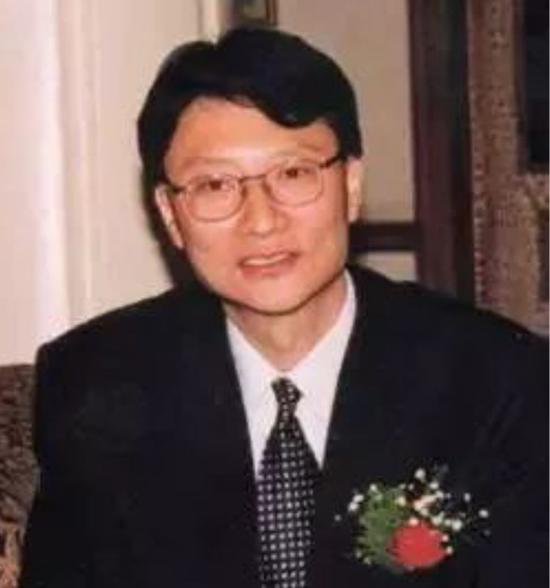 Oracle中国第一任总裁冯星君