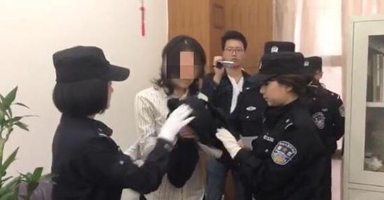 陕西某局副调研员因借款担保成“老赖”，开会期间被法院拘留。