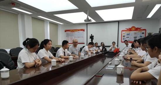 7��25�գ��������кϳ��ŵ�ͬѧ�Ǿ���һ�����������ʦ���������ż��� ����ͤ ͼ