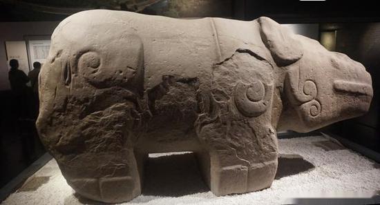 成都天府广场“镇水神兽”移位引发暴雨?官方回应