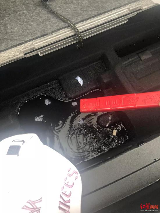 后备箱积水