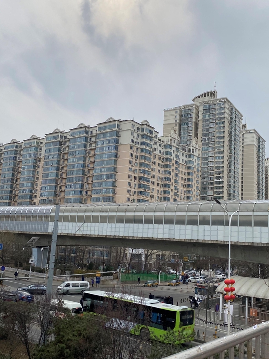 天通苑地铁站周边密集的居住区。