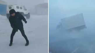 俄北部城市遭遇暴风雪阵风11级