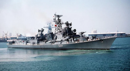 印度一驱逐舰爆炸致3死11伤 去年与美国军演后曾起火