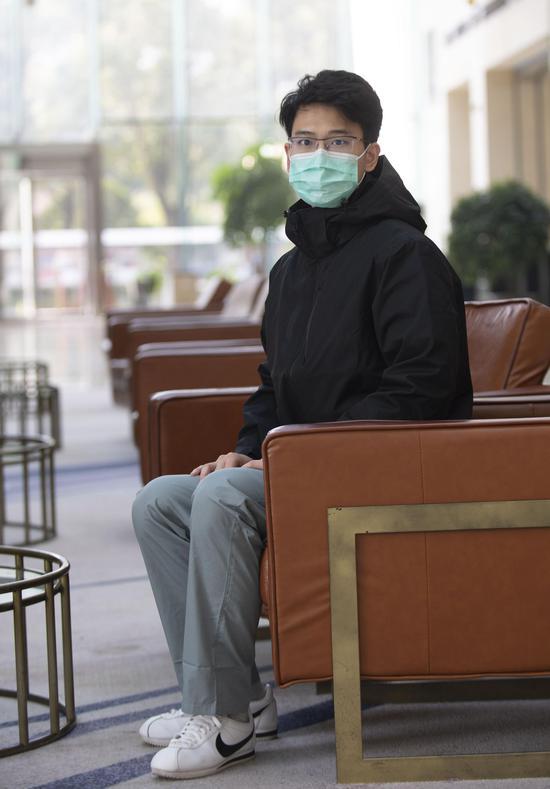 北京援助武汉医疗队中最年轻的队员——王皓。摄影/新京报记者 陶冉
