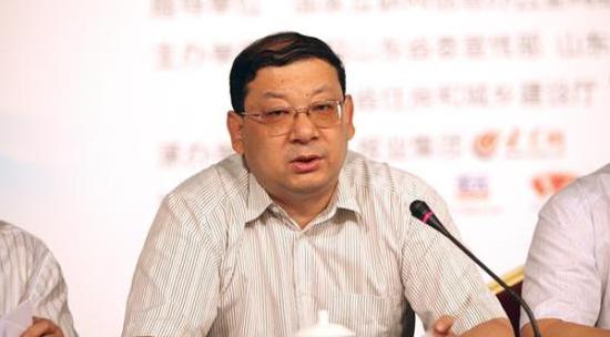 梁国典