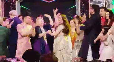 视频：印度首富之女大婚 希拉里大秀宝莱坞舞蹈
