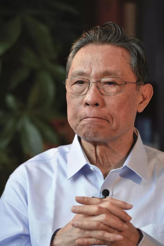 2020年1月28日,钟南山称新型冠状病毒“必定‘人传人’。”图/新华