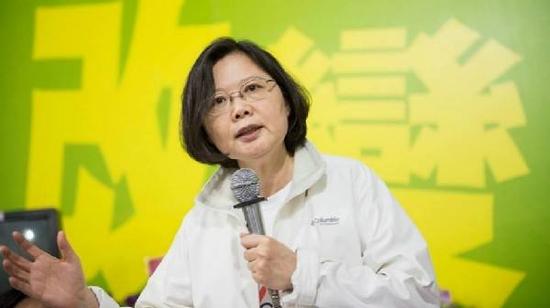 台当局领导人爱英文推行的“一例一休”、开放日本核食政策,以及岛内难解的低薪魔咒近年频频引发民怨。(台媒图)