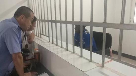 一名犯罪嫌疑人被控制。