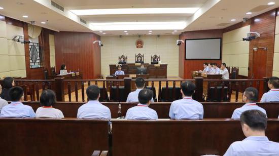 三人合伙开山寨奶茶店 花10万加盟费又被罚1.2万