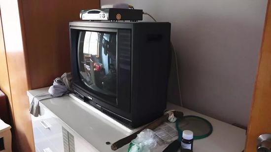 帅修德家用的还是老式电视机