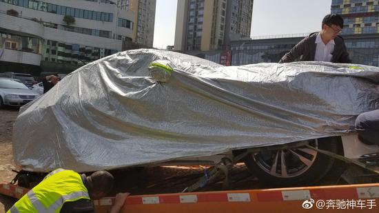 涉事车已于3月22日下午封存运往郑州待检。