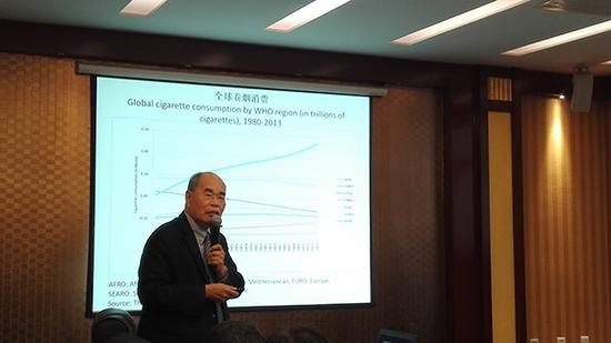 原卫生部特聘外籍卫生经济学家胡德伟。本文图片 受访者 供图