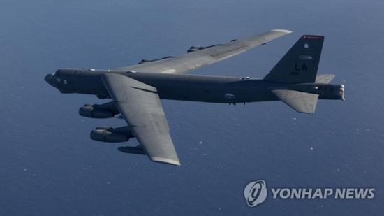 美国B-52轰炸机