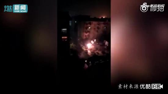 视频|湘南学院变压器爆炸 现场强光巨响万名学生不