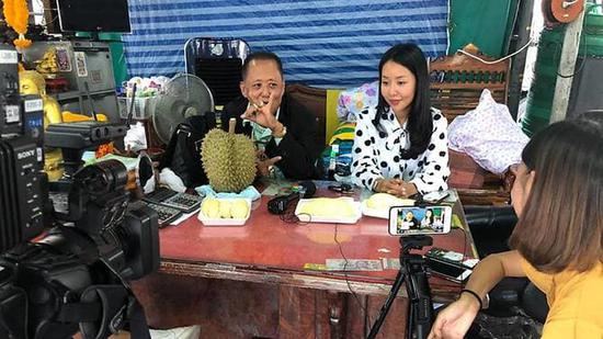 泰榴莲大王不胜电话之扰取消招婿:有人直接叫爸爸