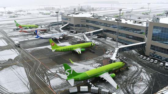 图说:S7航空公司飞机