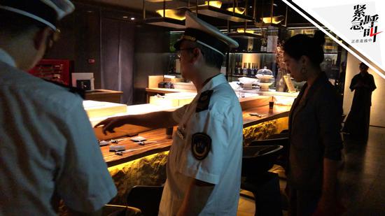 走访王源吸烟餐厅:吸烟视频或用长焦镜头窗外拍摄