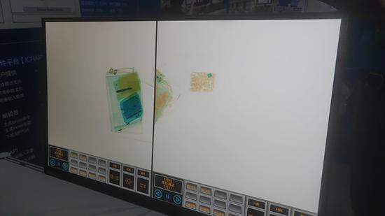 复旦微电子集团重点展示“X光机智能识别系统” 澎湃新闻记者 周航 图