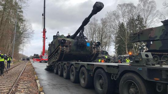 【蜗牛棋牌】北约举行军演 美军演练跨大西洋大规模军事投送