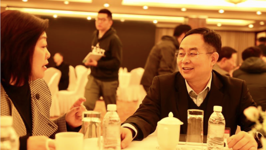 3月2日上午,在沪全国政协委员集中启程赴京,出席即将召开的全国政协十三届二次会议。