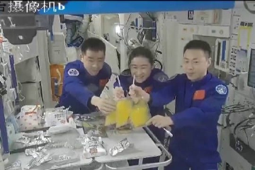 航天员中秋加菜是太空生菜