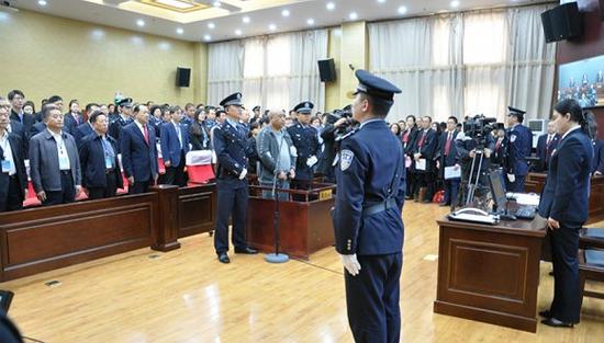 我爱亚洲女人图片小说在线观看