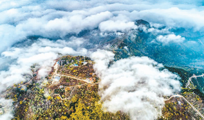 山西省运城市万荣县孤峰山景区出现云海美景。薛 俊摄（人民视觉）