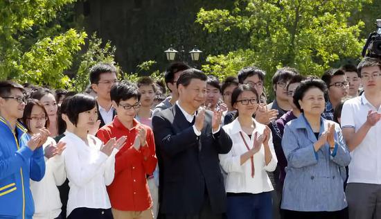 2014年5月4日，习近平在北京大学考察