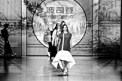 2019春夏纽约时装周,波司登品牌秀场