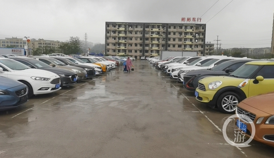 com)来到位于重庆市巴南区龙洲大道的彬彬车行,事件当事人,彬彬车行总