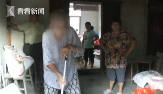 8旬老人遭孙子打伤血流不止未被送医:被怀疑偷钱