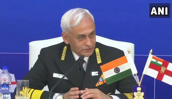 印度海军参谋长苏尼尔·兰巴 图：ANI视频截图