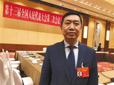 核电不是完全市场经济型的项目,两国政府之间的合作、友好协议、和平利用核能协议是走出去的前提。——顾军